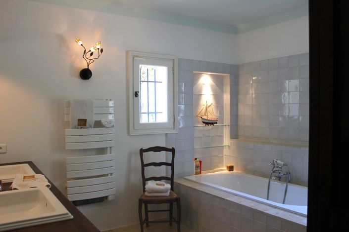 Image No.18-6 Bed House for sale