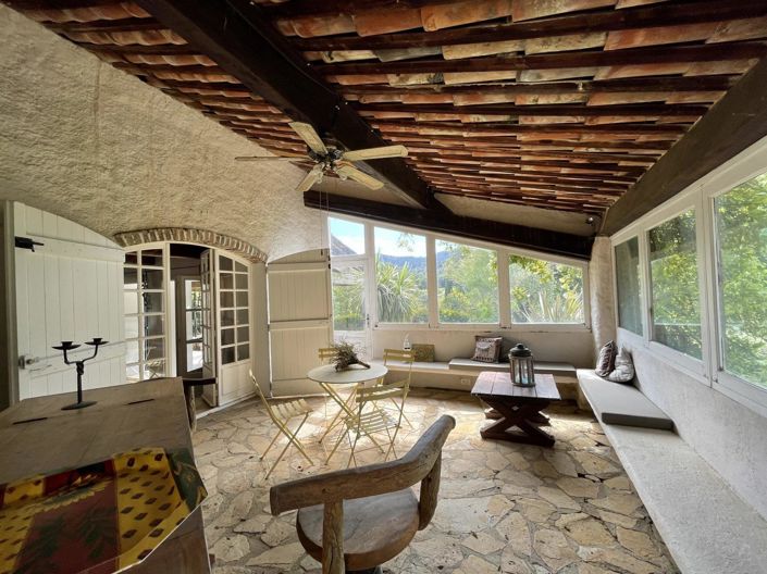 Image No.28-6 Bed House for sale