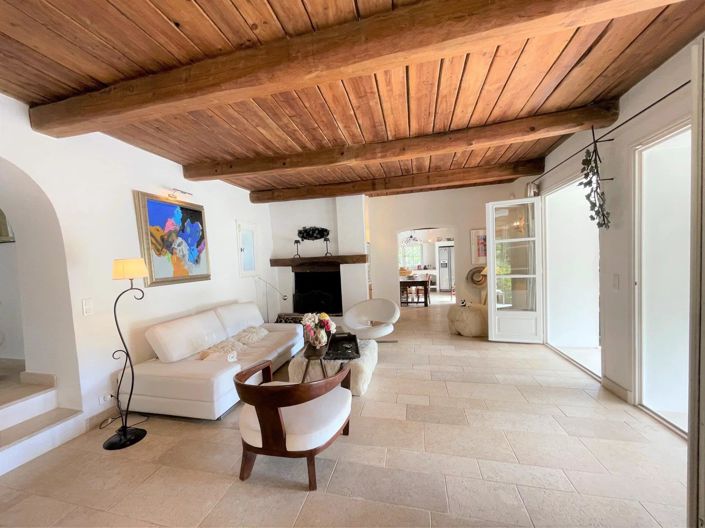 Image No.8-6 Bed House for sale