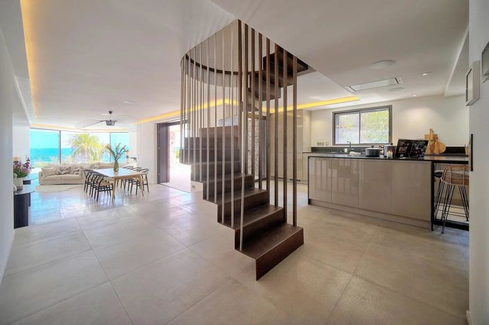 Image No.11-9 Bed House for sale