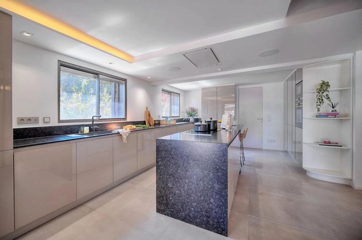 Image No.8-9 Bed House for sale