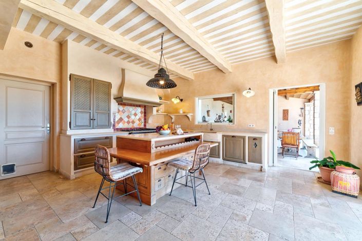 Image No.1-7 Bed House for sale