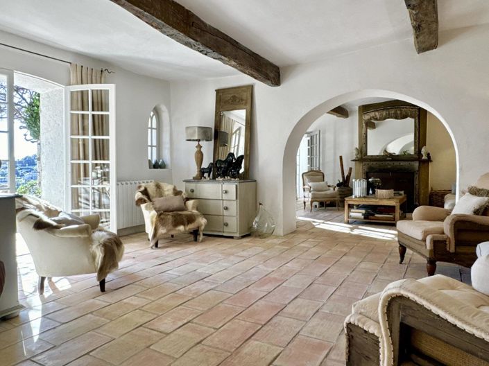 Image No.19-5 Bed House for sale