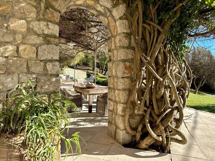 Image No.7-5 Bed House for sale