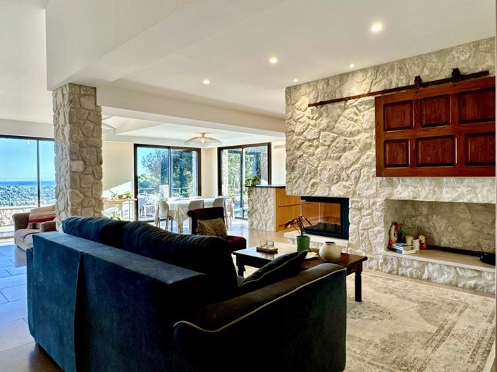 Image No.6-5 Bed House for sale