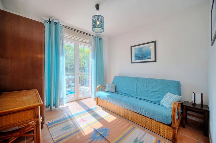 Image No.10-7 Bed House for sale