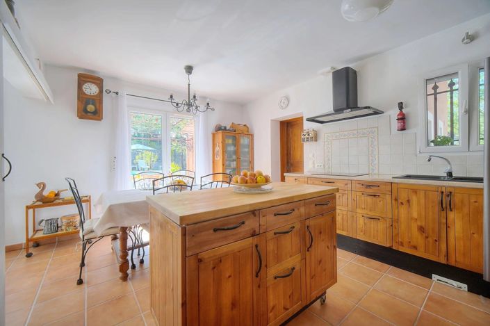 Image No.5-7 Bed House for sale