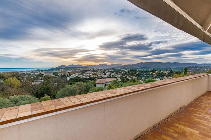 Image No.16-5 Bed House for sale