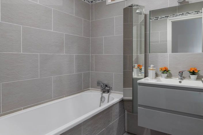 Image No.20-5 Bed House for sale