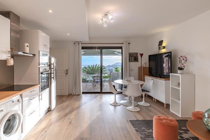 Image No.21-5 Bed House for sale