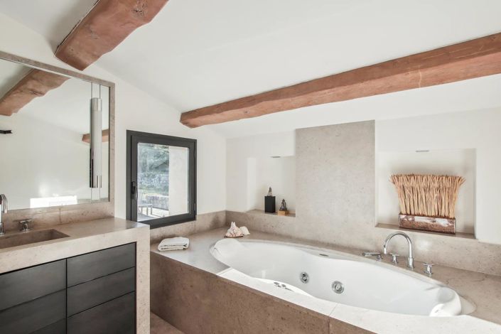 Image No.19-5 Bed House for sale