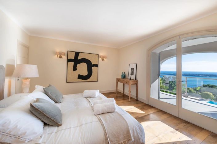 Image No.11-5 Bed House for sale