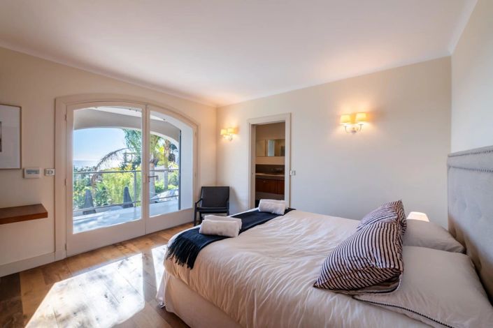 Image No.18-5 Bed House for sale