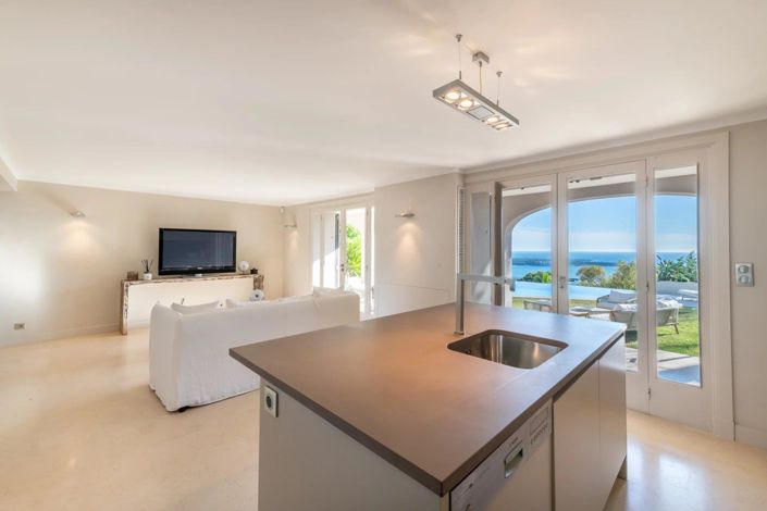 Image No.21-5 Bed House for sale