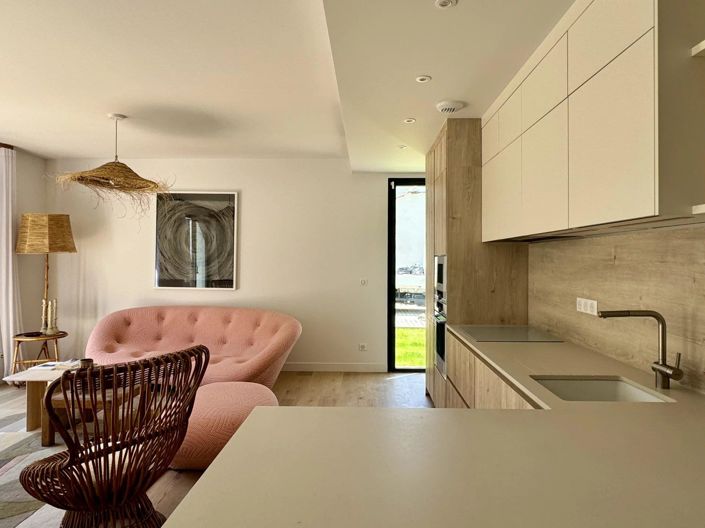 Image No.10-3 Bed House for sale