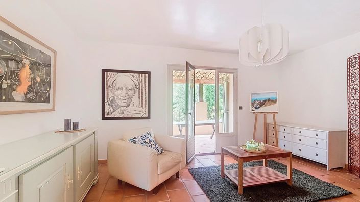 Image No.12-4 Bed House for sale