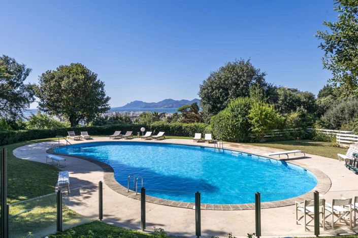 Image No.28-4 Bed House for sale