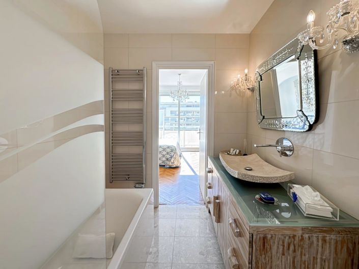 Image No.8-3 Bed Apartment for sale