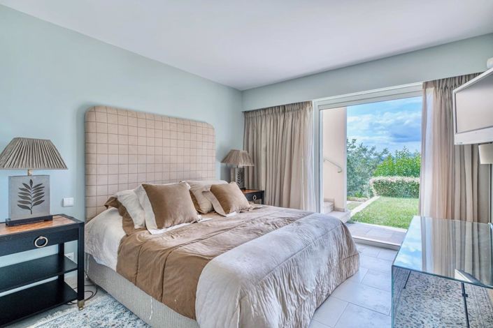 Image No.10-4 Bed House for sale