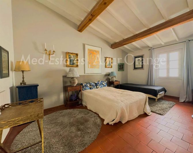 Image No.9-5 Bed Apartment for sale