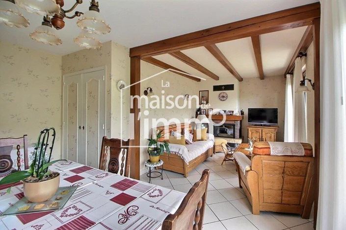 Image No.9-6 Bed House for sale