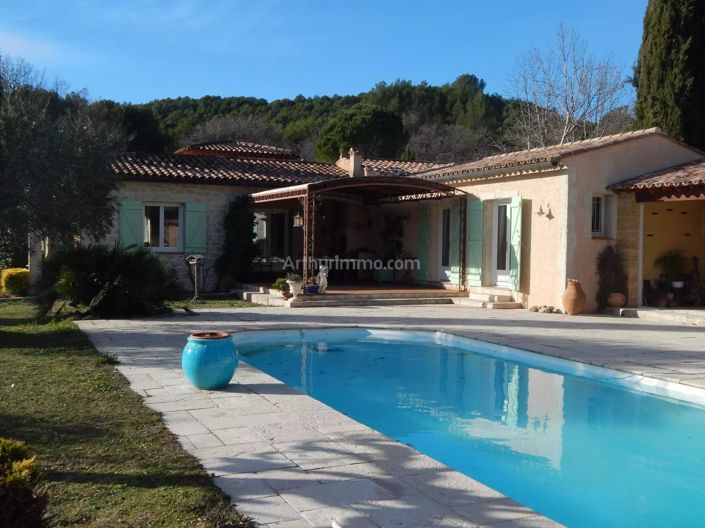 Image No.2-4 Bed House for sale