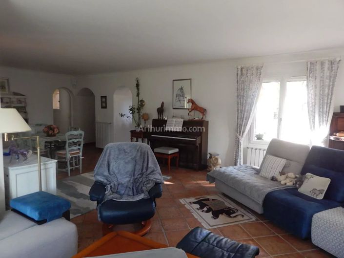 Image No.24-4 Bed House for sale