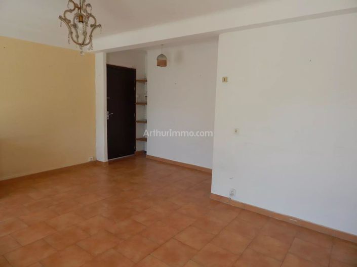 Image No.2-Appartement de 2 chambres à vendre à Salernes