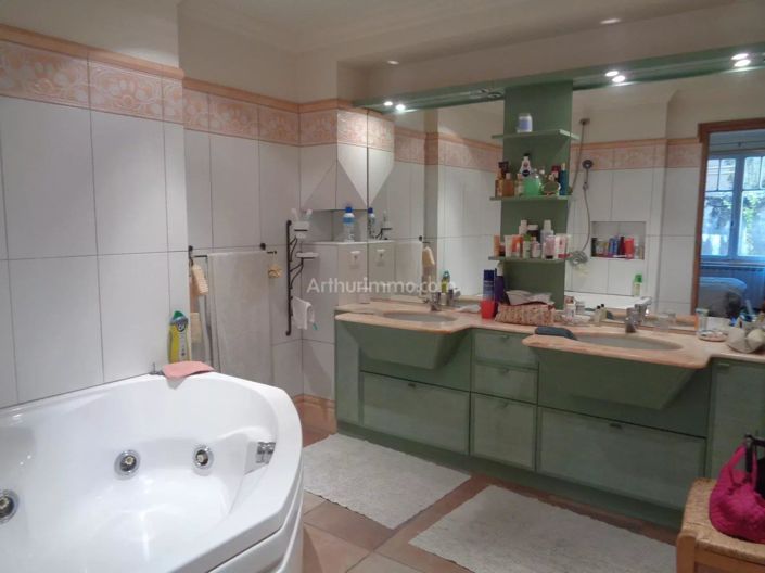 Image No.14-7 Bed House for sale