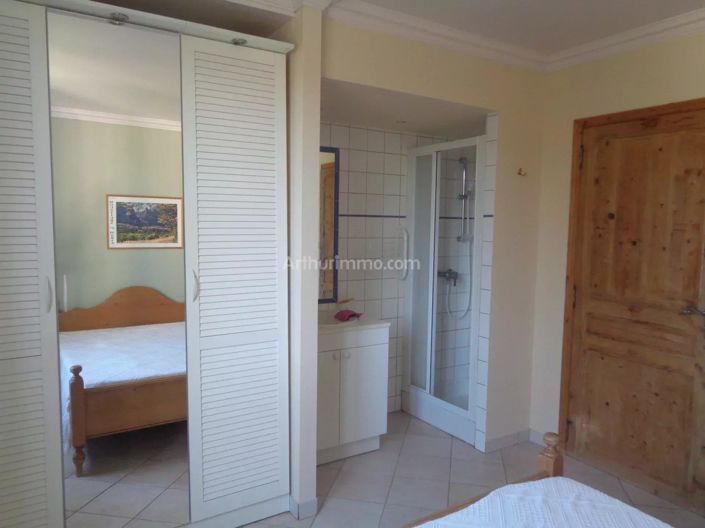 Image No.25-7 Bed House for sale