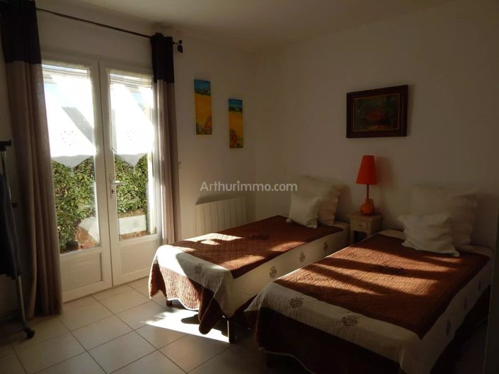 Image No.10-5 Bed House for sale