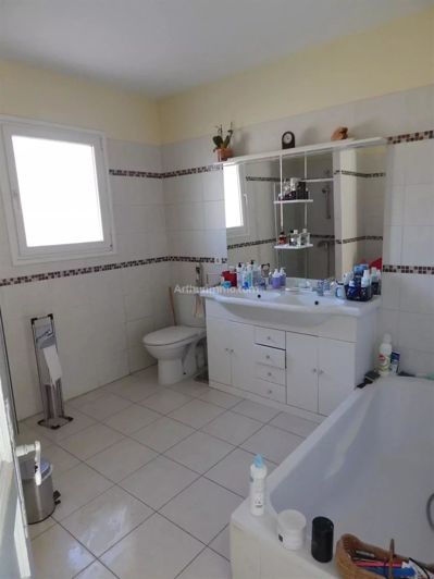 Image No.12-5 Bed House for sale