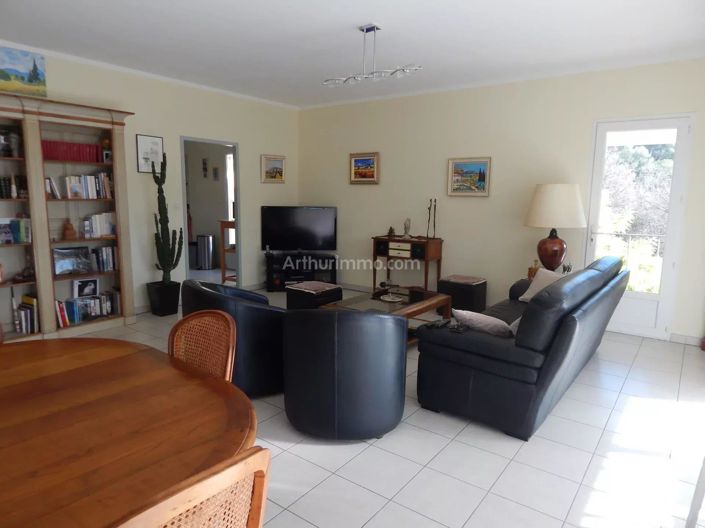 Image No.5-5 Bed House for sale