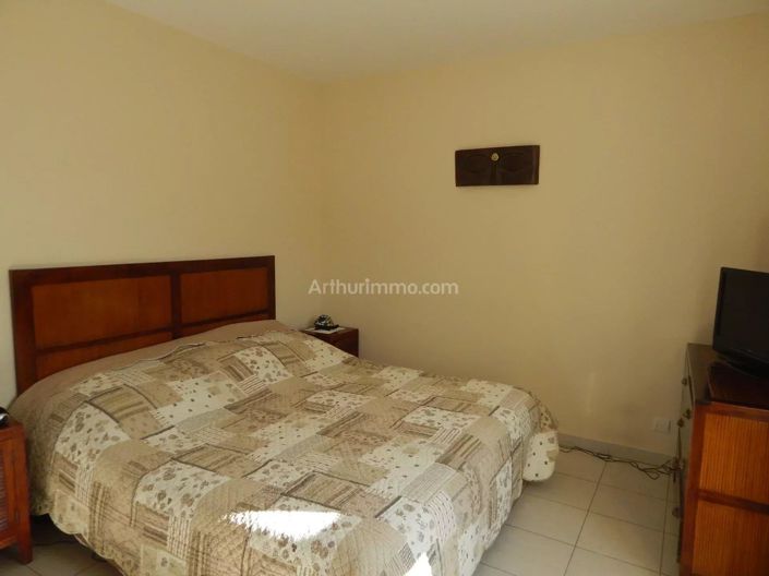 Image No.9-5 Bed House for sale