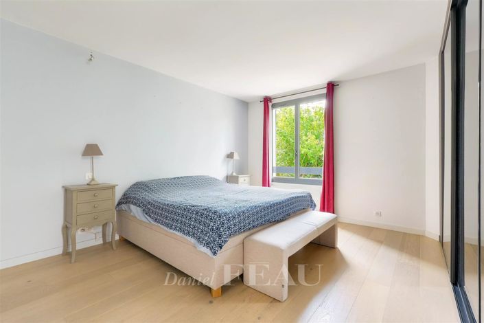 Image No.10-5 Bed House for sale