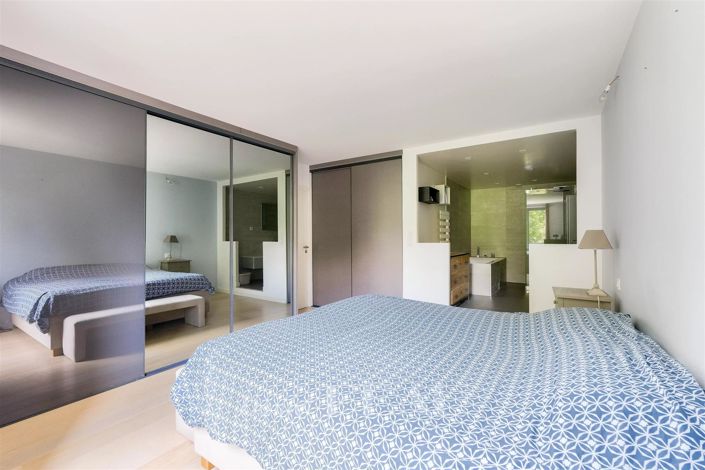 Image No.12-5 Bed House for sale