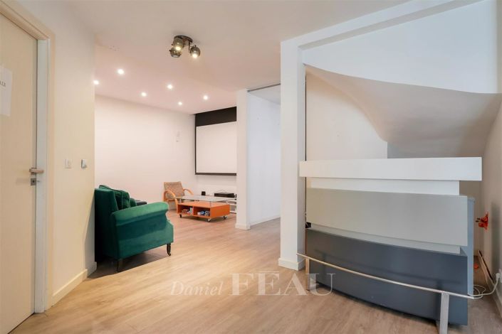 Image No.18-5 Bed House for sale