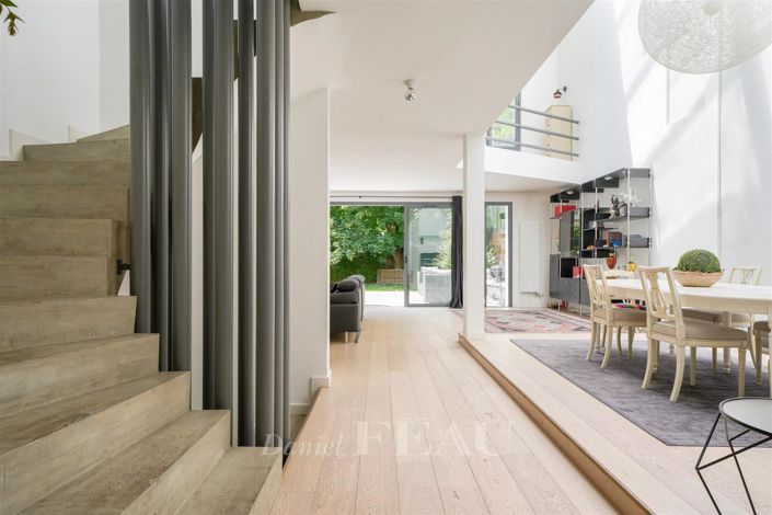 Image No.2-5 Bed House for sale