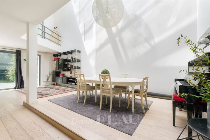 Image No.4-5 Bed House for sale