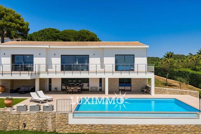 Image No.1-6 Bed House for sale