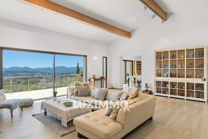 Image No.4-6 Bed House for sale