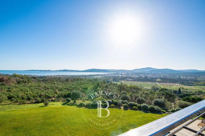 Image No.12-5 Bed House for sale