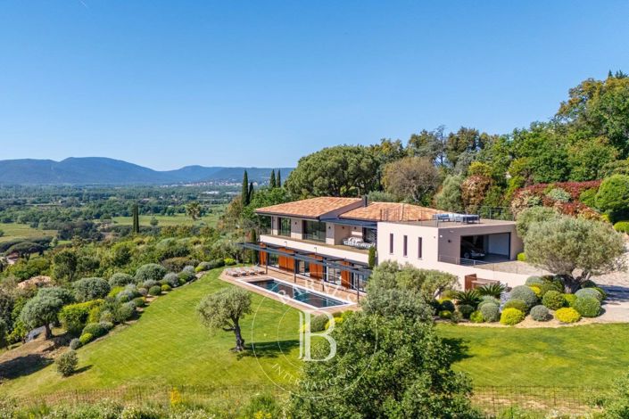 Image No.2-5 Bed House for sale