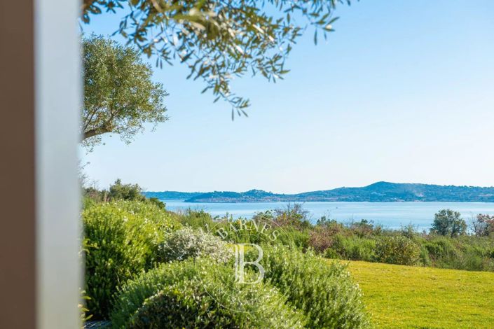 Image No.4-5 Bed House for sale