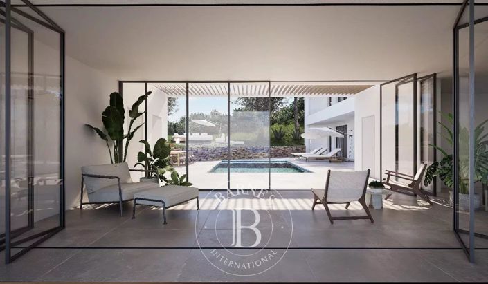 Image No.3-5 Bed House for sale