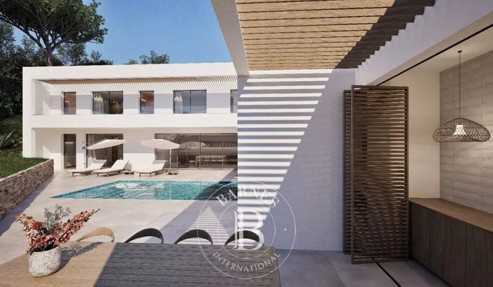 Image No.7-5 Bed House for sale