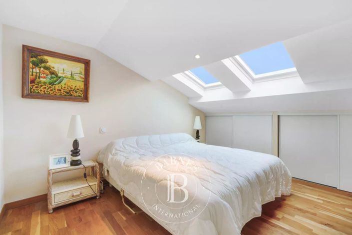 Image No.10-3 Bed Apartment for sale