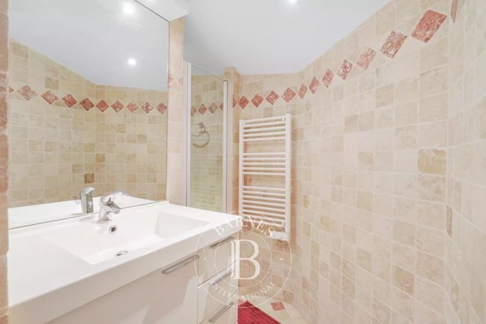 Image No.12-3 Bed Apartment for sale