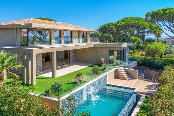 Image No.10-4 Bed House for sale