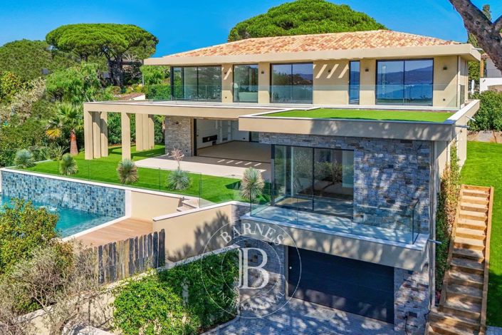 Image No.8-4 Bed House for sale